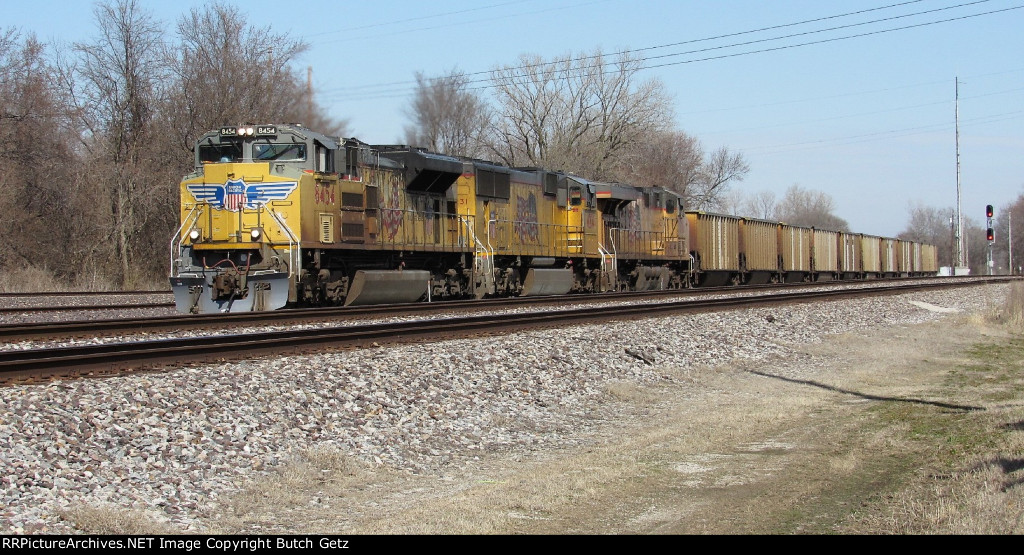 UP coal drag thru Mitchell...